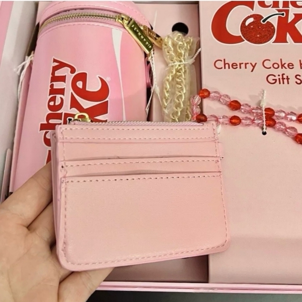 🩷▪️SKINNYDIP ▪️ONDON 2 pc Cherry Coke Handbag Cardholder 2 Pcs Gift Set - Picture 8 of 11